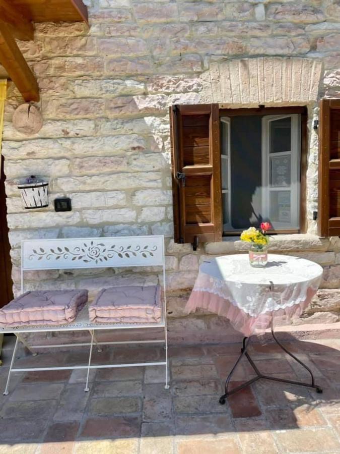 B&B Il Poggetto Serra SantʼAbbondio エクステリア 写真