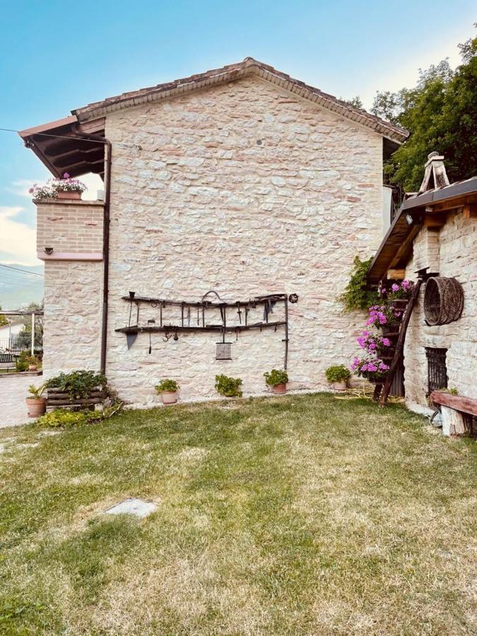 B&B Il Poggetto Serra SantʼAbbondio エクステリア 写真