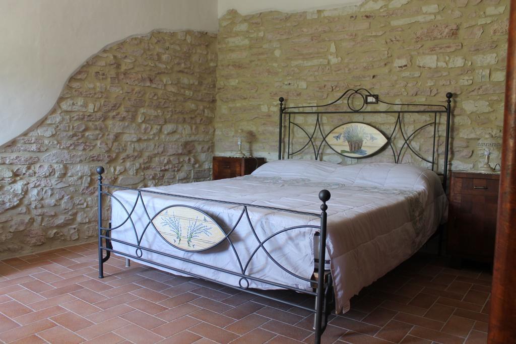 B&B Il Poggetto Serra SantʼAbbondio 部屋 写真
