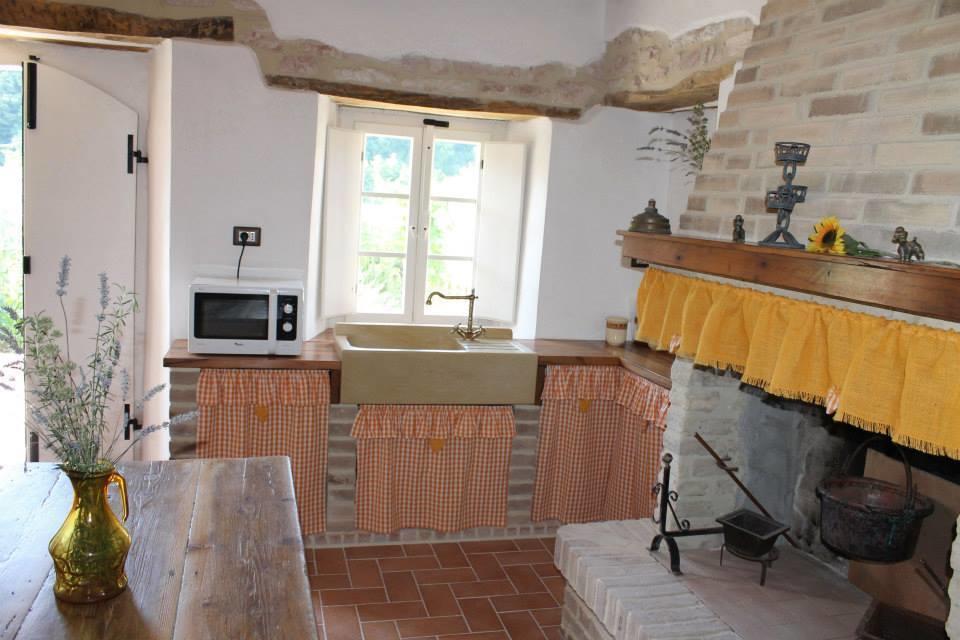 B&B Il Poggetto Serra SantʼAbbondio エクステリア 写真