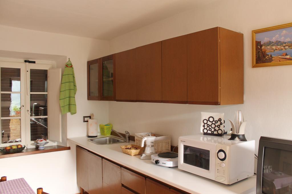 B&B Il Poggetto Serra SantʼAbbondio エクステリア 写真