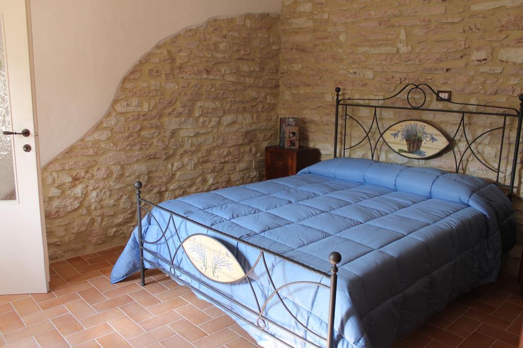B&B Il Poggetto Serra SantʼAbbondio 部屋 写真